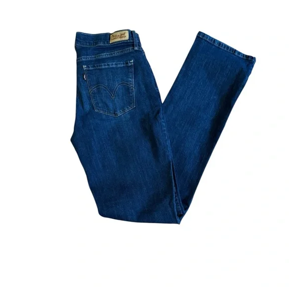 Like New Woman’s Levi’s Jeans - Picture 5 of 10